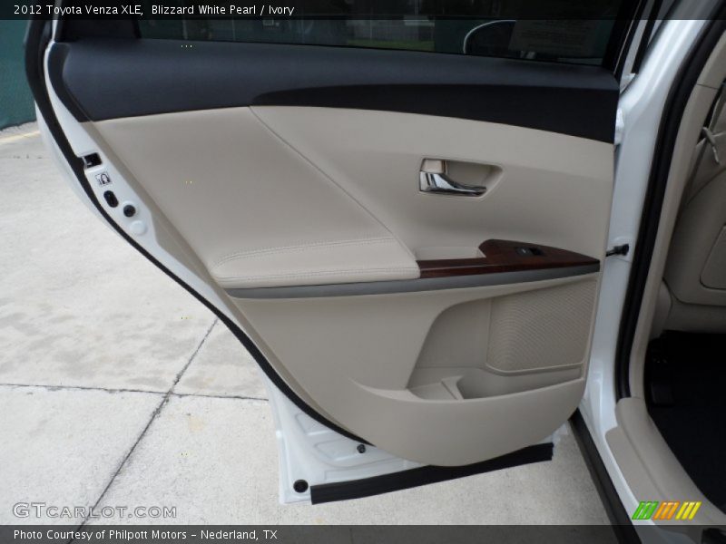 Blizzard White Pearl / Ivory 2012 Toyota Venza XLE