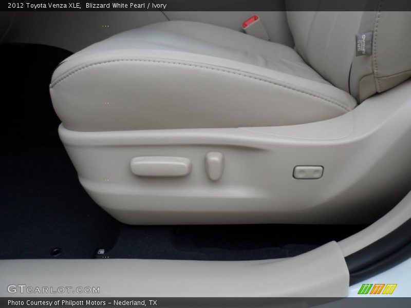 Blizzard White Pearl / Ivory 2012 Toyota Venza XLE