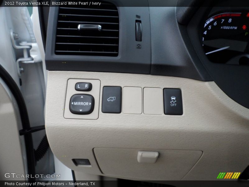 Blizzard White Pearl / Ivory 2012 Toyota Venza XLE