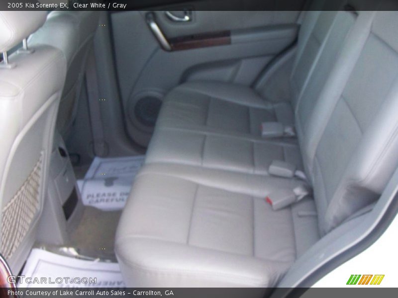 Clear White / Gray 2005 Kia Sorento EX