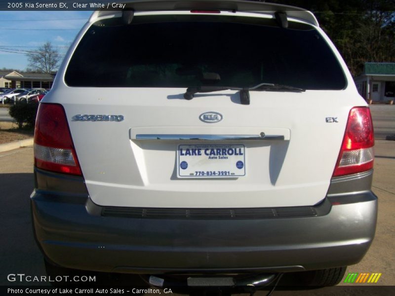 Clear White / Gray 2005 Kia Sorento EX