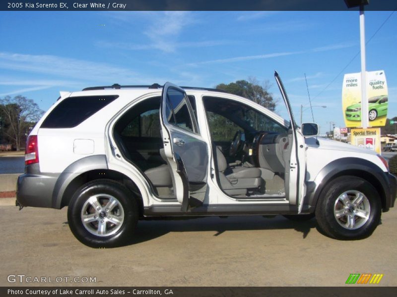 Clear White / Gray 2005 Kia Sorento EX
