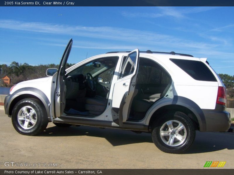Clear White / Gray 2005 Kia Sorento EX