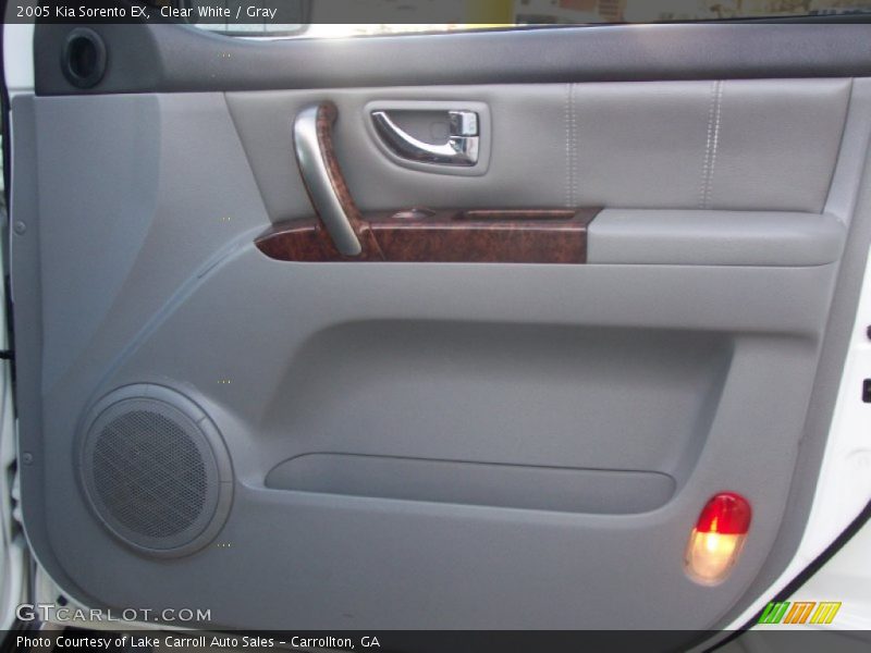 Clear White / Gray 2005 Kia Sorento EX