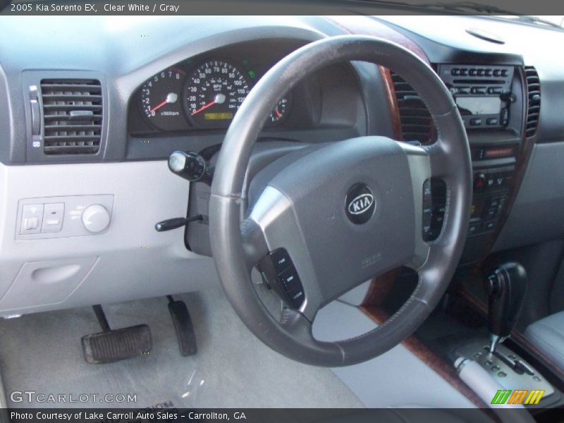 Clear White / Gray 2005 Kia Sorento EX