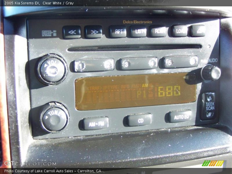 Clear White / Gray 2005 Kia Sorento EX