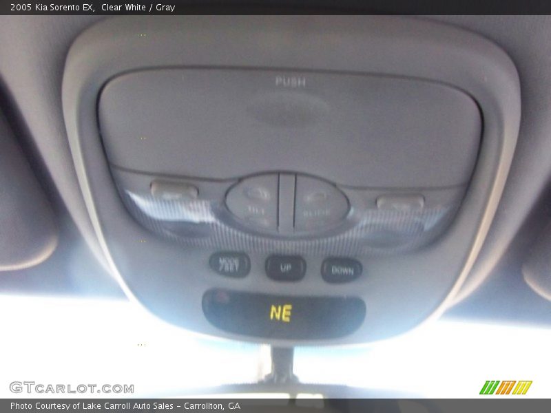 Clear White / Gray 2005 Kia Sorento EX