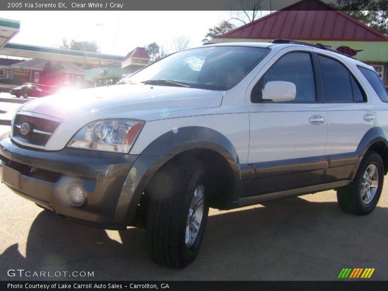 Clear White / Gray 2005 Kia Sorento EX