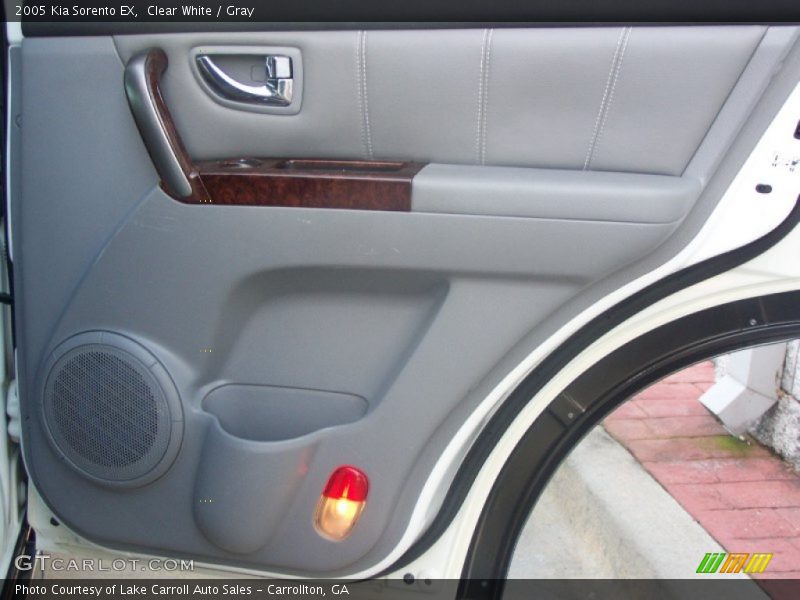 Clear White / Gray 2005 Kia Sorento EX