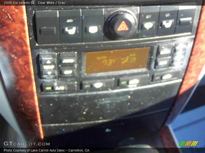 Clear White / Gray 2005 Kia Sorento EX