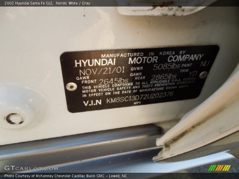 Nordic White / Gray 2002 Hyundai Santa Fe GLS