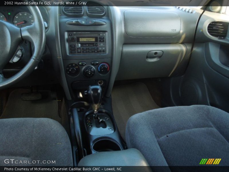 Nordic White / Gray 2002 Hyundai Santa Fe GLS