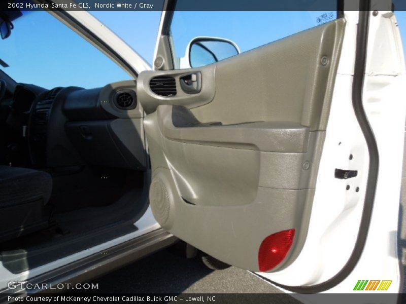 Nordic White / Gray 2002 Hyundai Santa Fe GLS