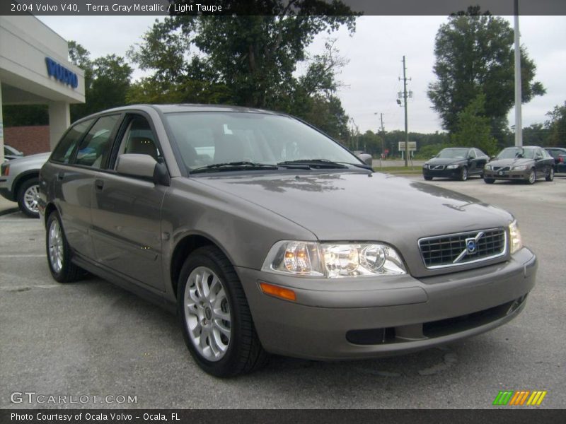 Terra Gray Metallic / Light Taupe 2004 Volvo V40