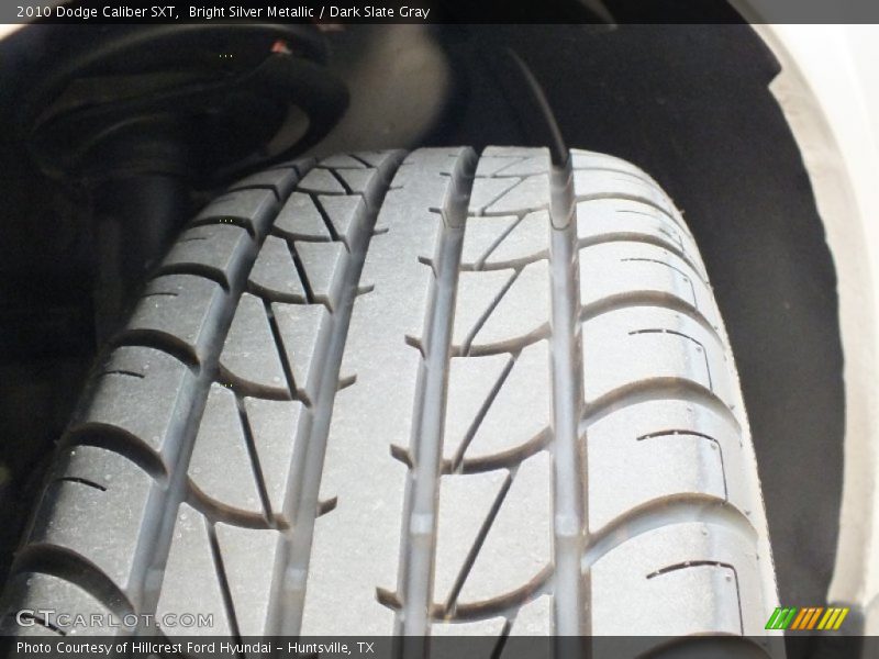 Bright Silver Metallic / Dark Slate Gray 2010 Dodge Caliber SXT