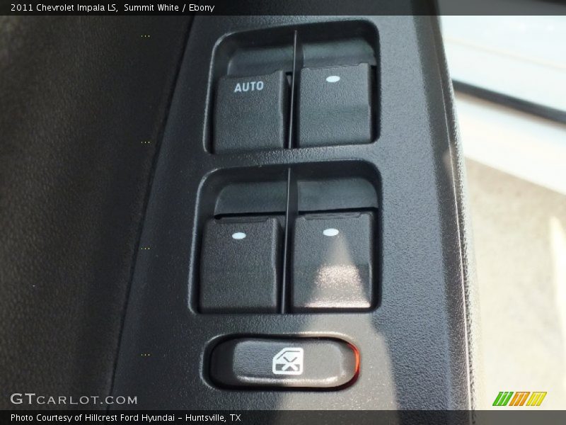 Summit White / Ebony 2011 Chevrolet Impala LS