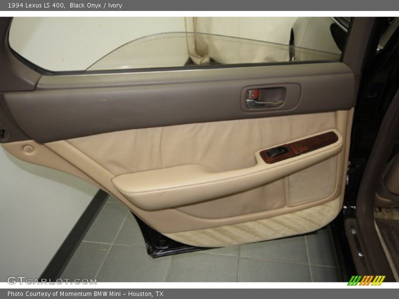 Black Onyx / Ivory 1994 Lexus LS 400