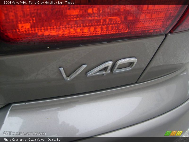 Terra Gray Metallic / Light Taupe 2004 Volvo V40