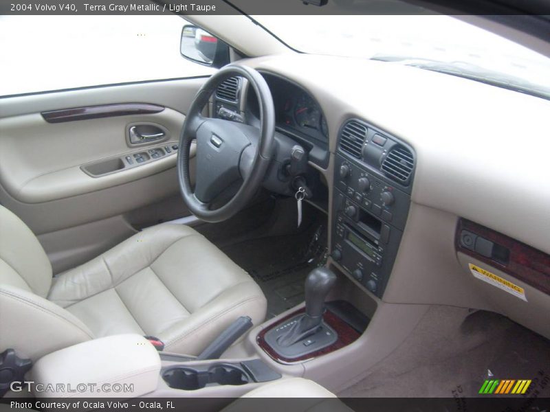 Terra Gray Metallic / Light Taupe 2004 Volvo V40