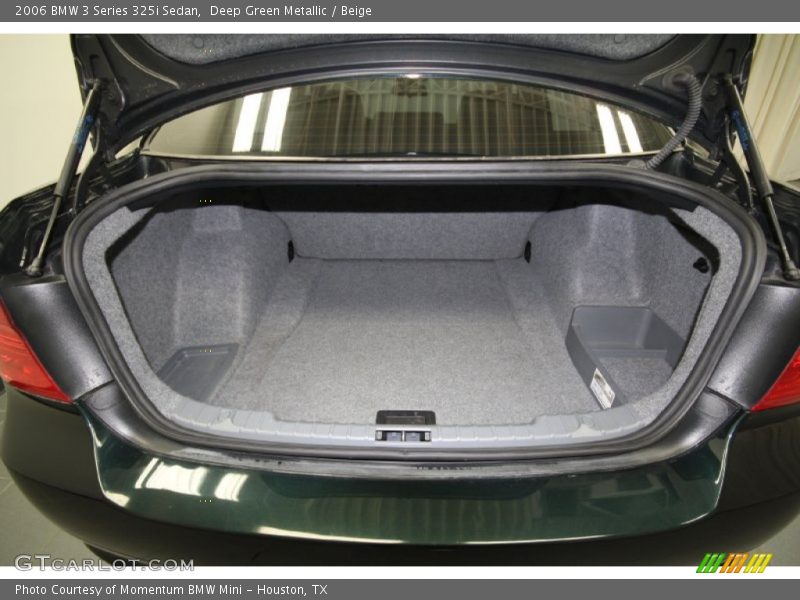  2006 3 Series 325i Sedan Trunk