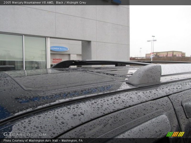 Black / Midnight Grey 2005 Mercury Mountaineer V8 AWD