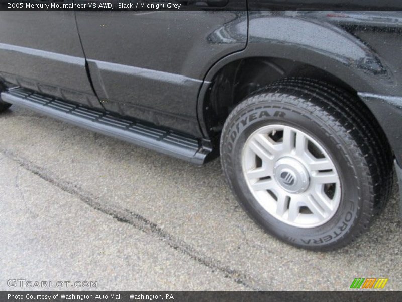 Black / Midnight Grey 2005 Mercury Mountaineer V8 AWD