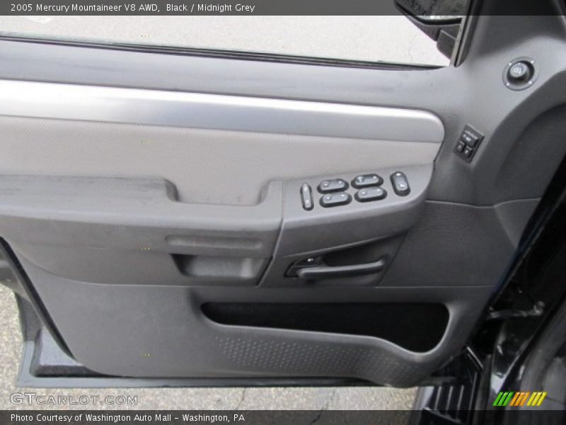 Black / Midnight Grey 2005 Mercury Mountaineer V8 AWD