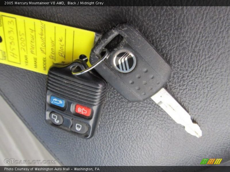 Black / Midnight Grey 2005 Mercury Mountaineer V8 AWD