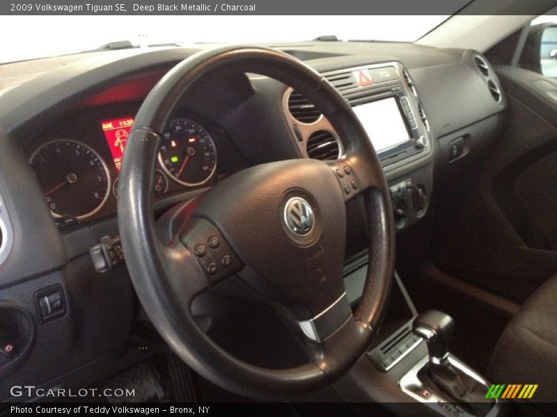 Deep Black Metallic / Charcoal 2009 Volkswagen Tiguan SE