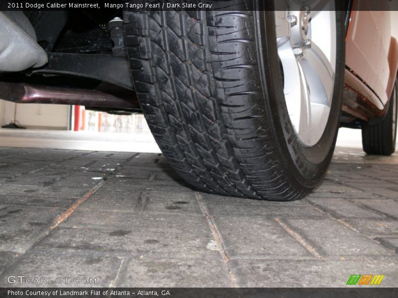 Mango Tango Pearl / Dark Slate Gray 2011 Dodge Caliber Mainstreet