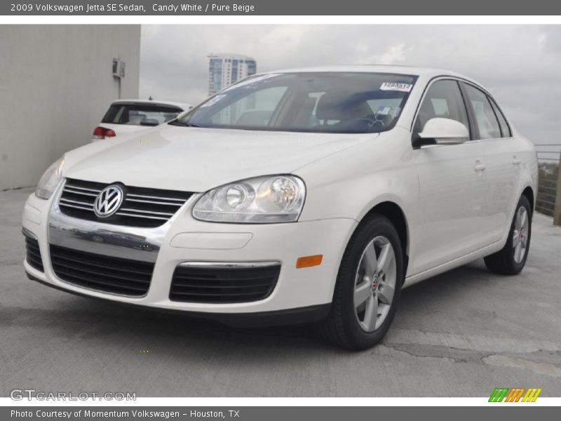 Candy White / Pure Beige 2009 Volkswagen Jetta SE Sedan