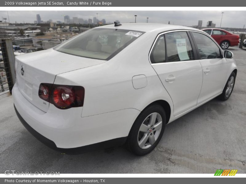 Candy White / Pure Beige 2009 Volkswagen Jetta SE Sedan