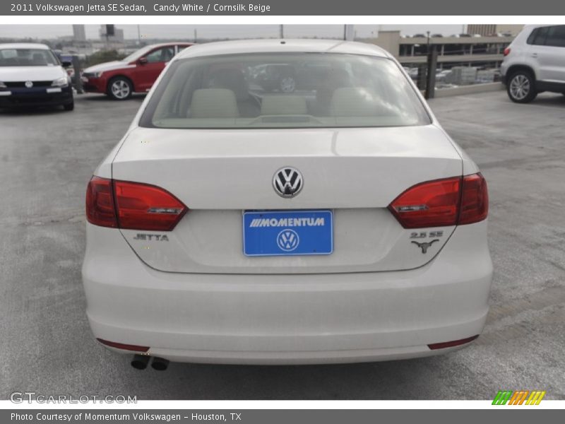 Candy White / Cornsilk Beige 2011 Volkswagen Jetta SE Sedan