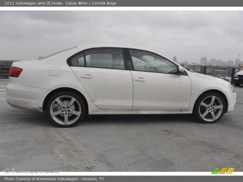 Candy White / Cornsilk Beige 2011 Volkswagen Jetta SE Sedan