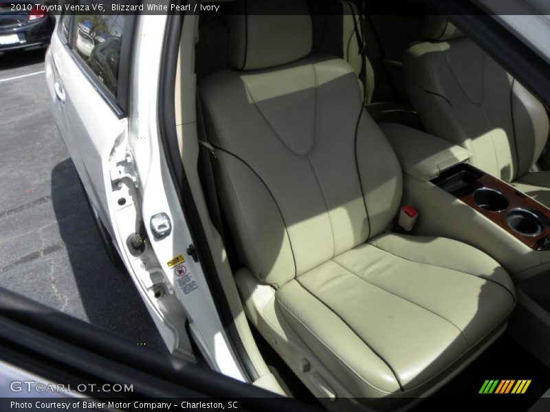 Blizzard White Pearl / Ivory 2010 Toyota Venza V6