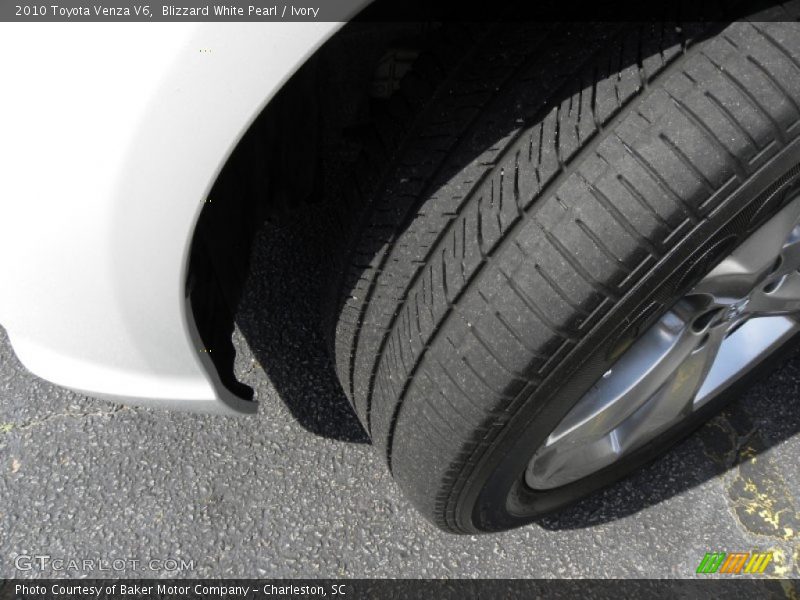 Blizzard White Pearl / Ivory 2010 Toyota Venza V6