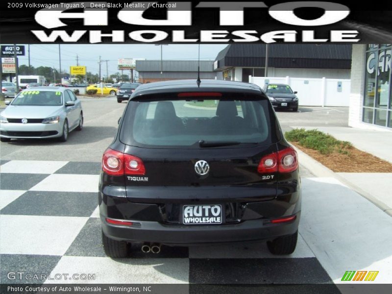 Deep Black Metallic / Charcoal 2009 Volkswagen Tiguan S