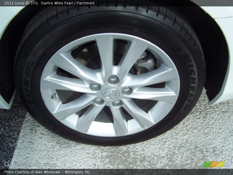 Starfire White Pearl / Parchment 2011 Lexus ES 350