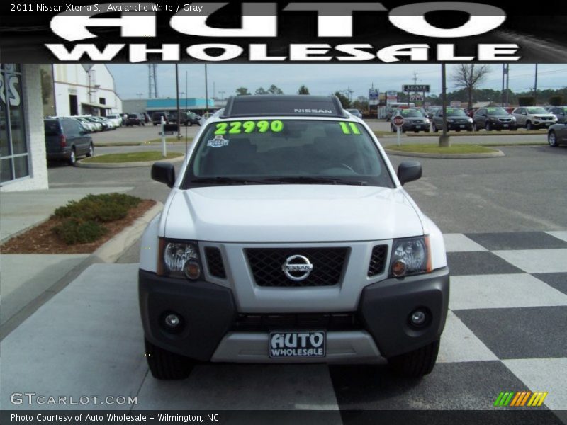 Avalanche White / Gray 2011 Nissan Xterra S