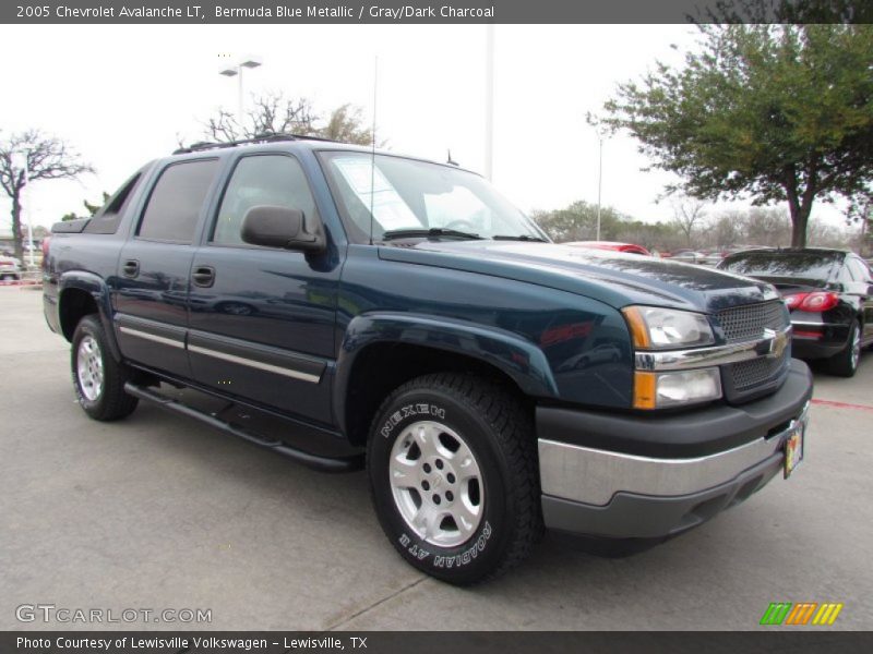 Front 3/4 View of 2005 Avalanche LT
