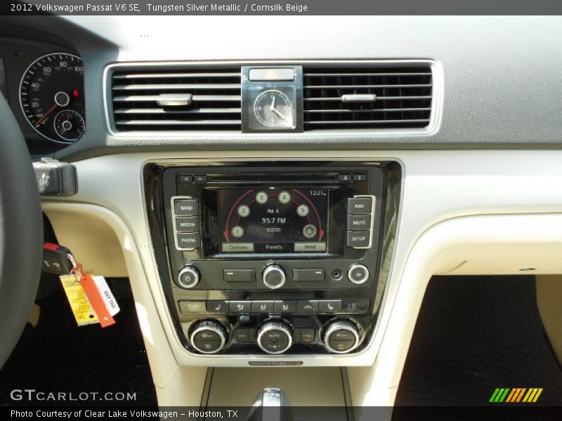 Tungsten Silver Metallic / Cornsilk Beige 2012 Volkswagen Passat V6 SE