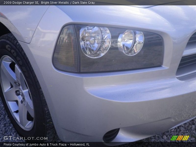 Bright Silver Metallic / Dark Slate Gray 2009 Dodge Charger SE