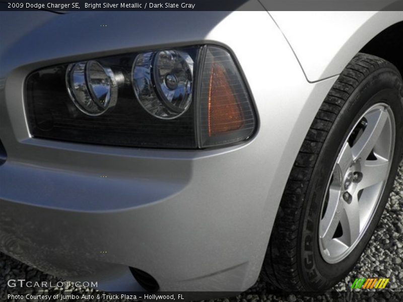 Bright Silver Metallic / Dark Slate Gray 2009 Dodge Charger SE
