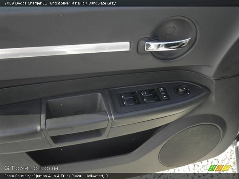 Bright Silver Metallic / Dark Slate Gray 2009 Dodge Charger SE