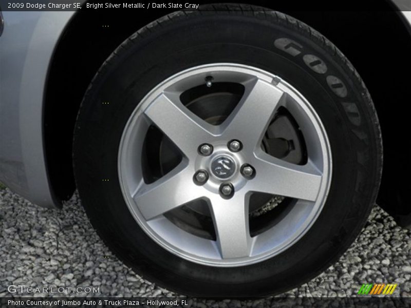 Bright Silver Metallic / Dark Slate Gray 2009 Dodge Charger SE