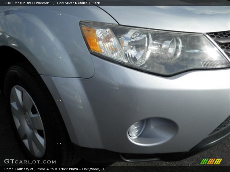 Cool Silver Metallic / Black 2007 Mitsubishi Outlander ES