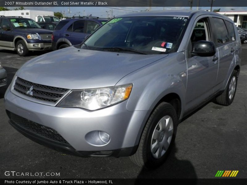 Cool Silver Metallic / Black 2007 Mitsubishi Outlander ES