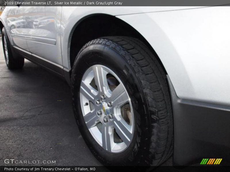 Silver Ice Metallic / Dark Gray/Light Gray 2009 Chevrolet Traverse LT