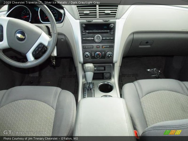 Silver Ice Metallic / Dark Gray/Light Gray 2009 Chevrolet Traverse LT