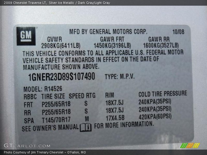 Silver Ice Metallic / Dark Gray/Light Gray 2009 Chevrolet Traverse LT